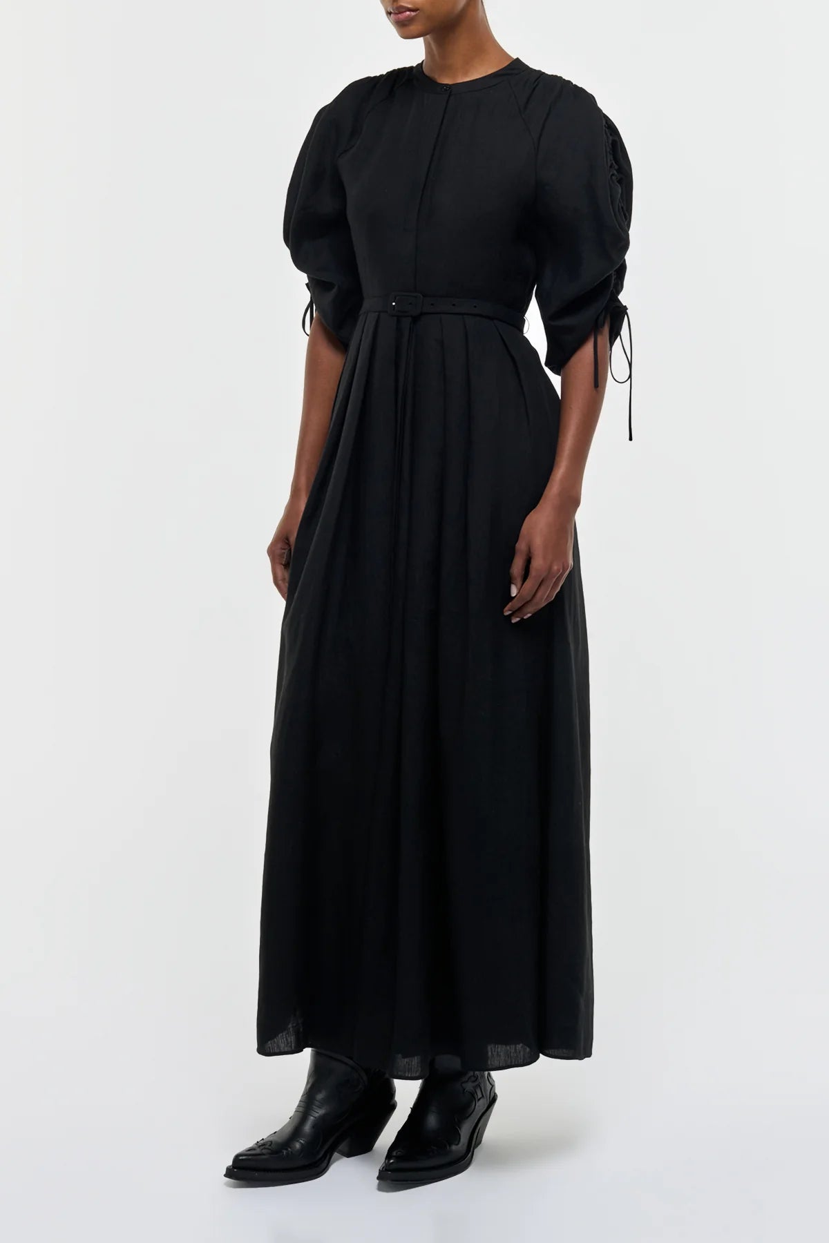 Linnea Maxi Dress in Black Aloe Linen
